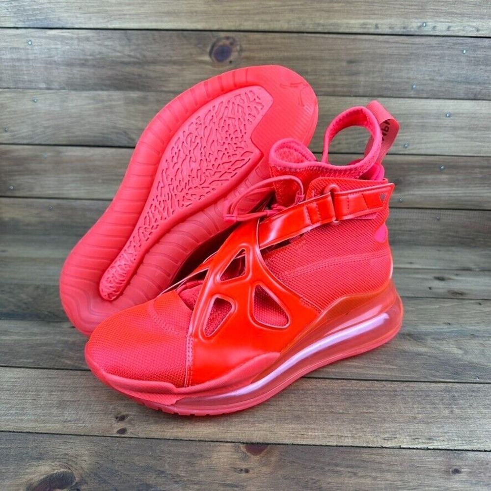 NEW Nike Jordan Air Women's Sz 7, M 5.5 Latitude 720 Red October Bright Crimson